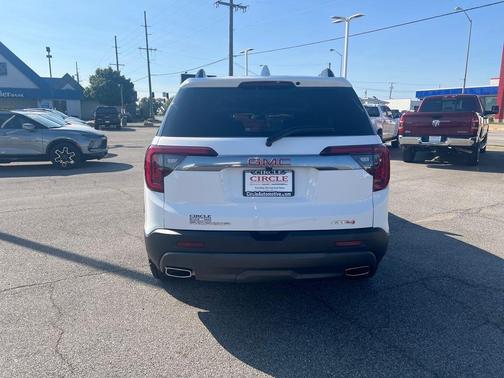2023 GMC Acadia AT4