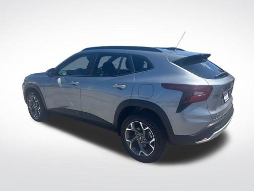 Sterling Gray Metallic 2025 Chevrolet Trax LT