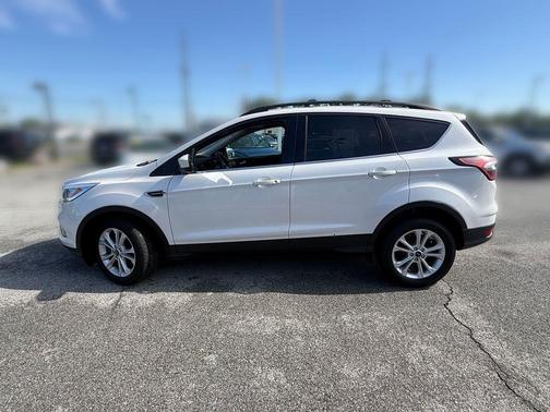 White Platinum Clearcoat Metallic 2018 Ford Escape SEL