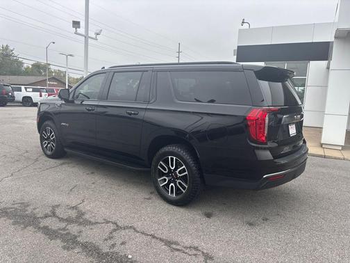2022 GMC Yukon XL AT4