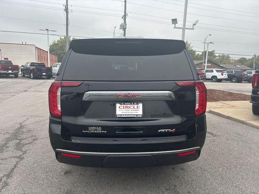 2022 GMC Yukon XL AT4
