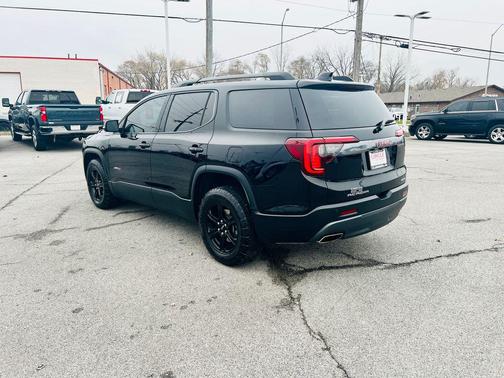 2023 GMC Acadia AT4