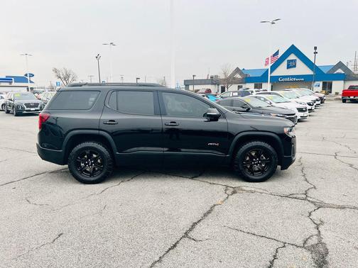 2023 GMC Acadia AT4
