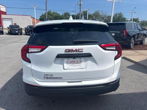 2022 GMC Terrain SLE