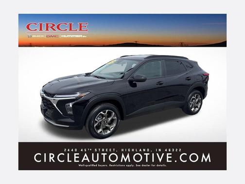 Mosaic Black Metallic 2025 Chevrolet Trax LT