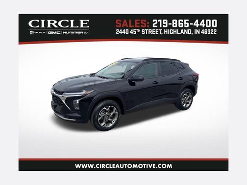Mosaic Black Metallic 2025 Chevrolet Trax LT