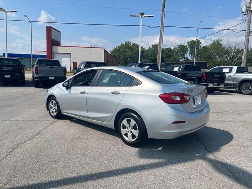 2018 Chevrolet Cruze LS