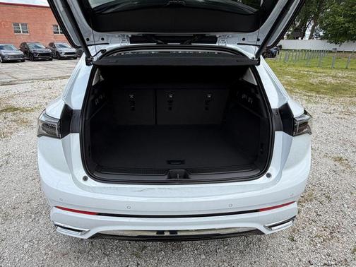 White Tri-Coat 2026 Buick Envision Avenir