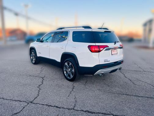Summit White 2018 GMC Acadia SLT-2