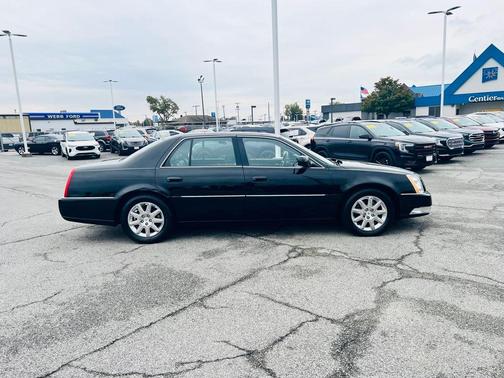 2011 Cadillac DTS Premium