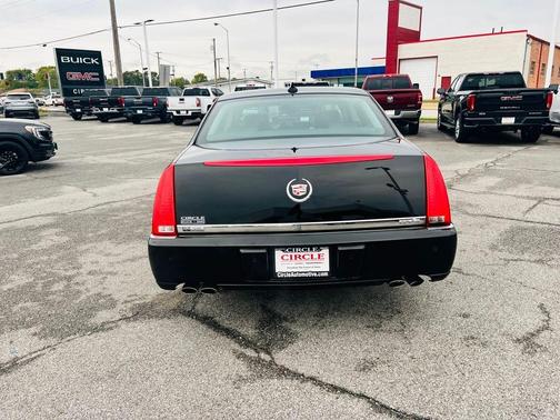 2011 Cadillac DTS Premium