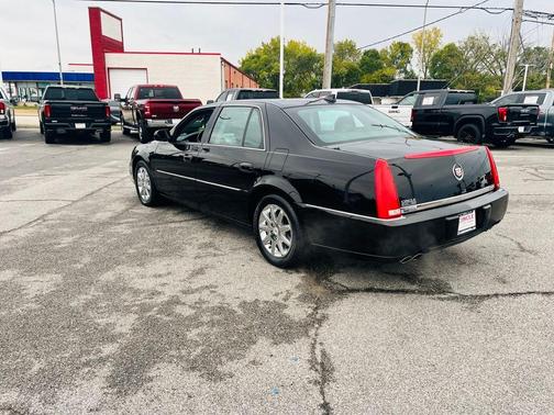 2011 Cadillac DTS Premium