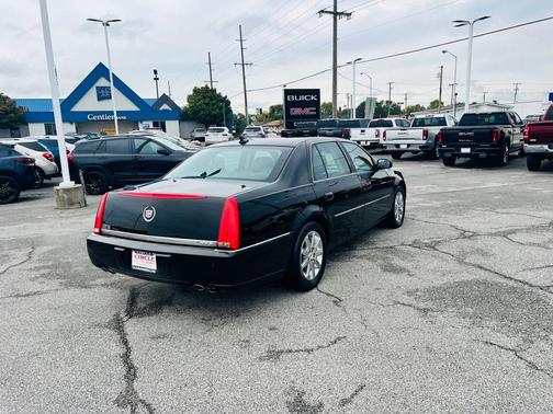 2011 Cadillac DTS Premium