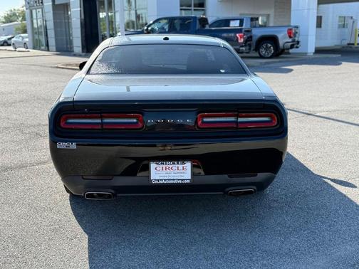 2016 Dodge Challenger SXT