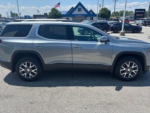 2023 GMC Acadia SLT