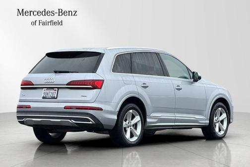 2022 Audi Q7 45 Premium Plus