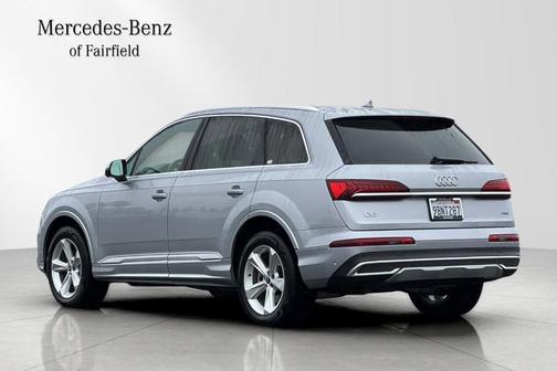 2022 Audi Q7 45 Premium Plus