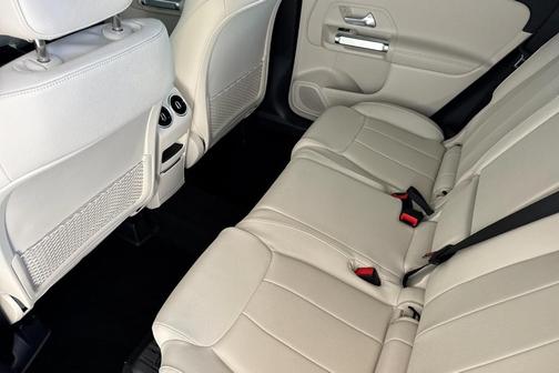2026 Mercedes-Benz GLB 250 Base