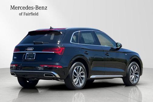 Mythos Black Metallic 2023 Audi Q5 45 S line Prestige