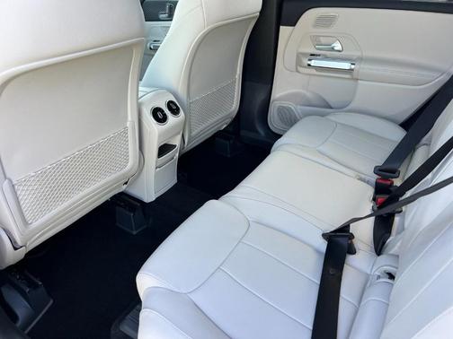 2026 Mercedes-Benz GLB 250 Base