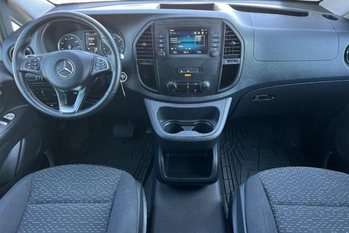 2022 Mercedes-Benz Metris Base