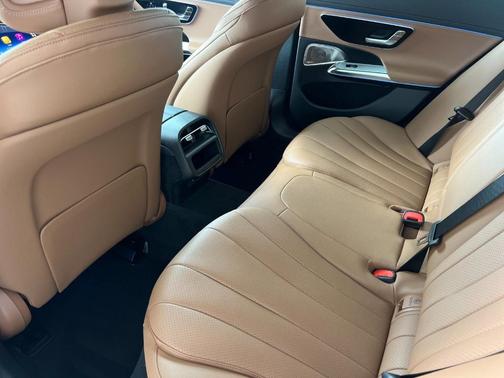 MANUFAKTUR Moonlight White Metallic 2026 Mercedes-Benz E-Class E 350