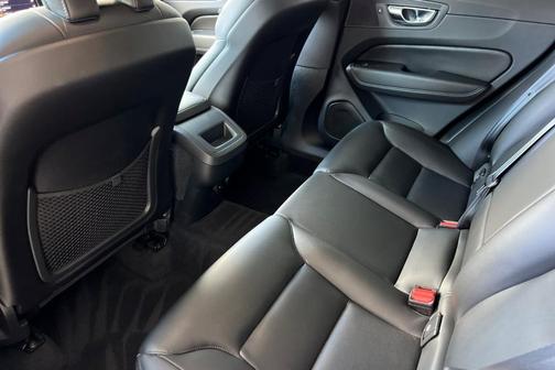 Blackstone 2023 Volvo XC60 B5 Core