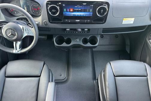 2025 Mercedes-Benz Sprinter 2500 144 WB Standard Roof Passenger