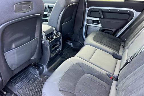 2021 Land Rover Defender 110 SE