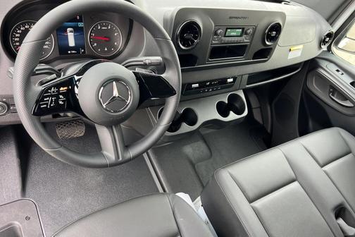 2026 Mercedes-Benz Sprinter 2500 Standard Roof