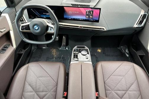 2025 BMW iX xDrive50