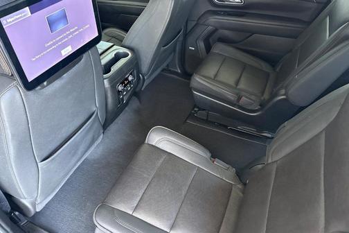 Iridescent Pearl Tricoat 2023 Chevrolet Suburban High Country