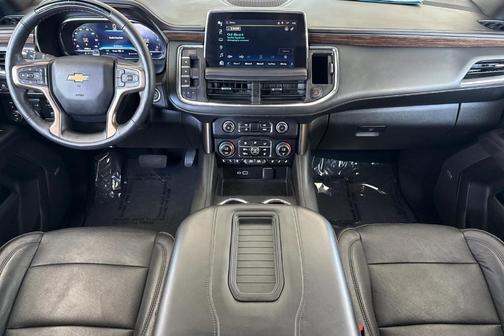 Iridescent Pearl Tricoat 2023 Chevrolet Suburban High Country