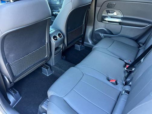 Polar White 2026 Mercedes-Benz GLB 250 Base 4MATIC