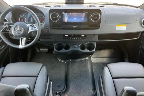2025 Mercedes-Benz Sprinter 2500 144 WB Standard Roof Crew