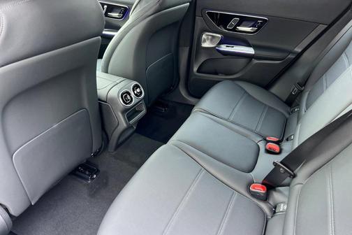 Polar White 2026 Mercedes-Benz GLC 300 Base