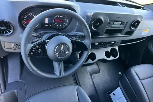 2026 Mercedes-Benz Sprinter 2500 Standard Roof