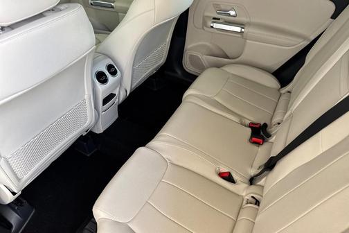 2026 Mercedes-Benz GLB 250 Base