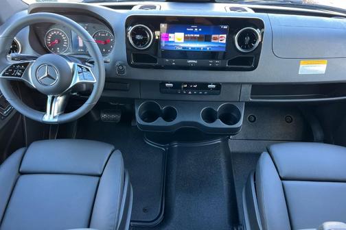 2026 Mercedes-Benz Sprinter 2500 144 WB Standard Roof Crew