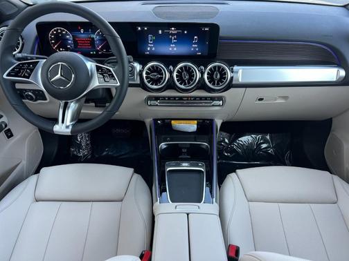 Polar White 2026 Mercedes-Benz GLB 250 Base