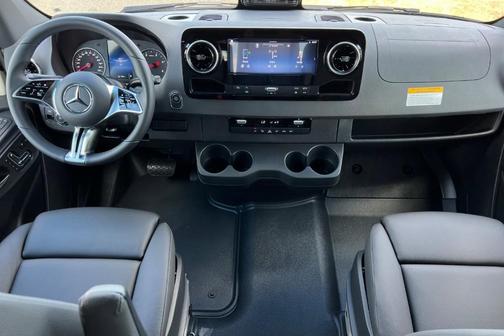2025 Mercedes-Benz Sprinter 2500 144 WB Standard Roof Crew