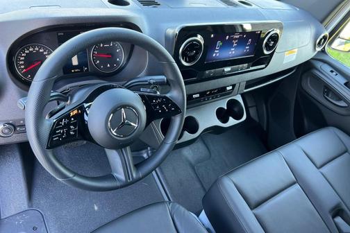 2026 Mercedes-Benz Sprinter 2500 Standard Roof