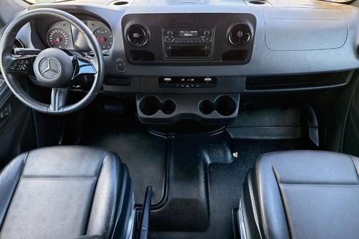Arctic White 2025 Mercedes-Benz Sprinter 2500 170 WB