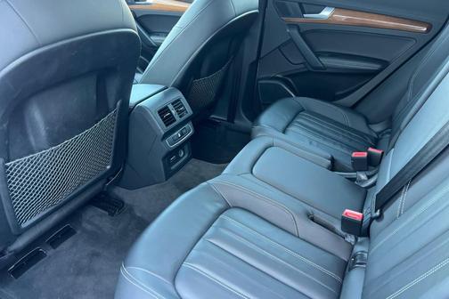 2023 Audi Q5 45 S line quattro Premium