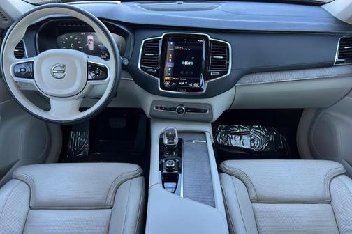 2022 Volvo XC90 Recharge Plug-In Hybrid T8 Inscription Extended Range 7P