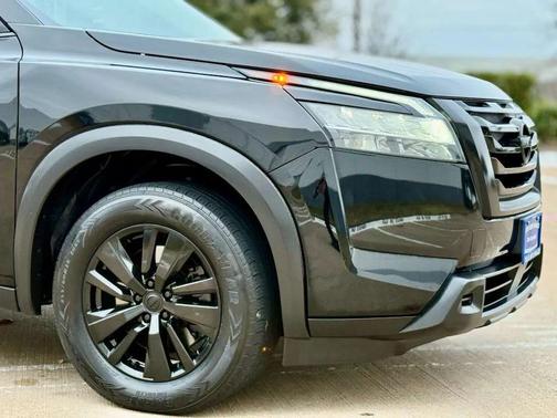 2022 Nissan Pathfinder SV 2WD