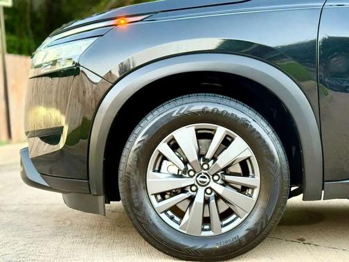 2022 Nissan Pathfinder SV 2WD