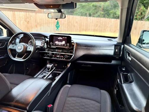 2022 Nissan Pathfinder SV 2WD