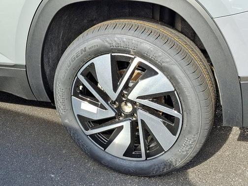 2025 Volkswagen Atlas 2.0T SE
