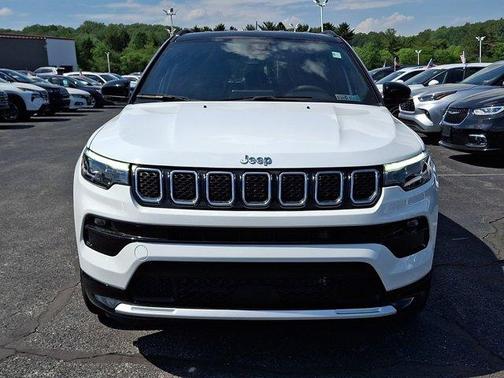Bright White Clearcoat 2023 Jeep Compass Limited